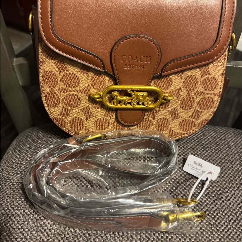 Coach Kleo Women's Shoulder Bag - Multicolor  SP2175 size
19x7x17 New